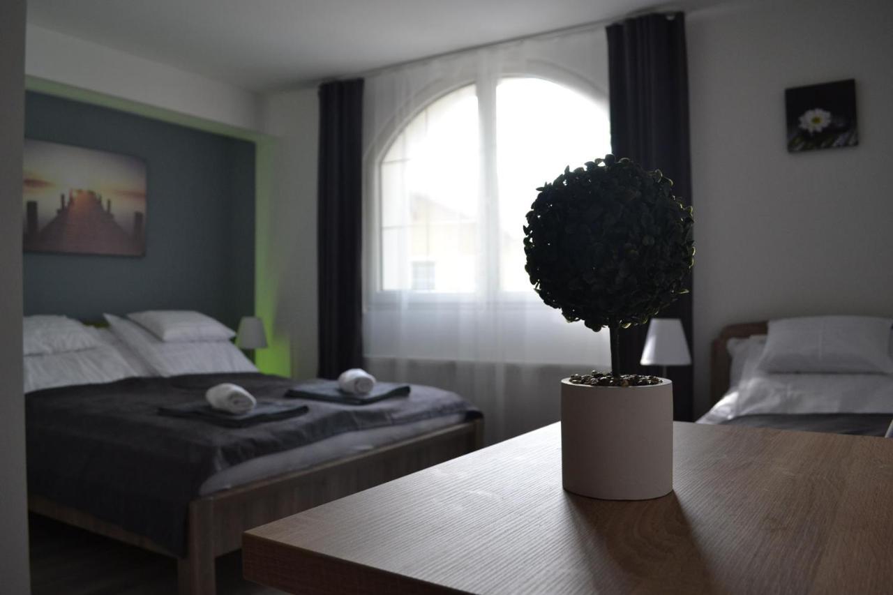 FŐNIX Design Rooms Debrecen Buitenkant foto