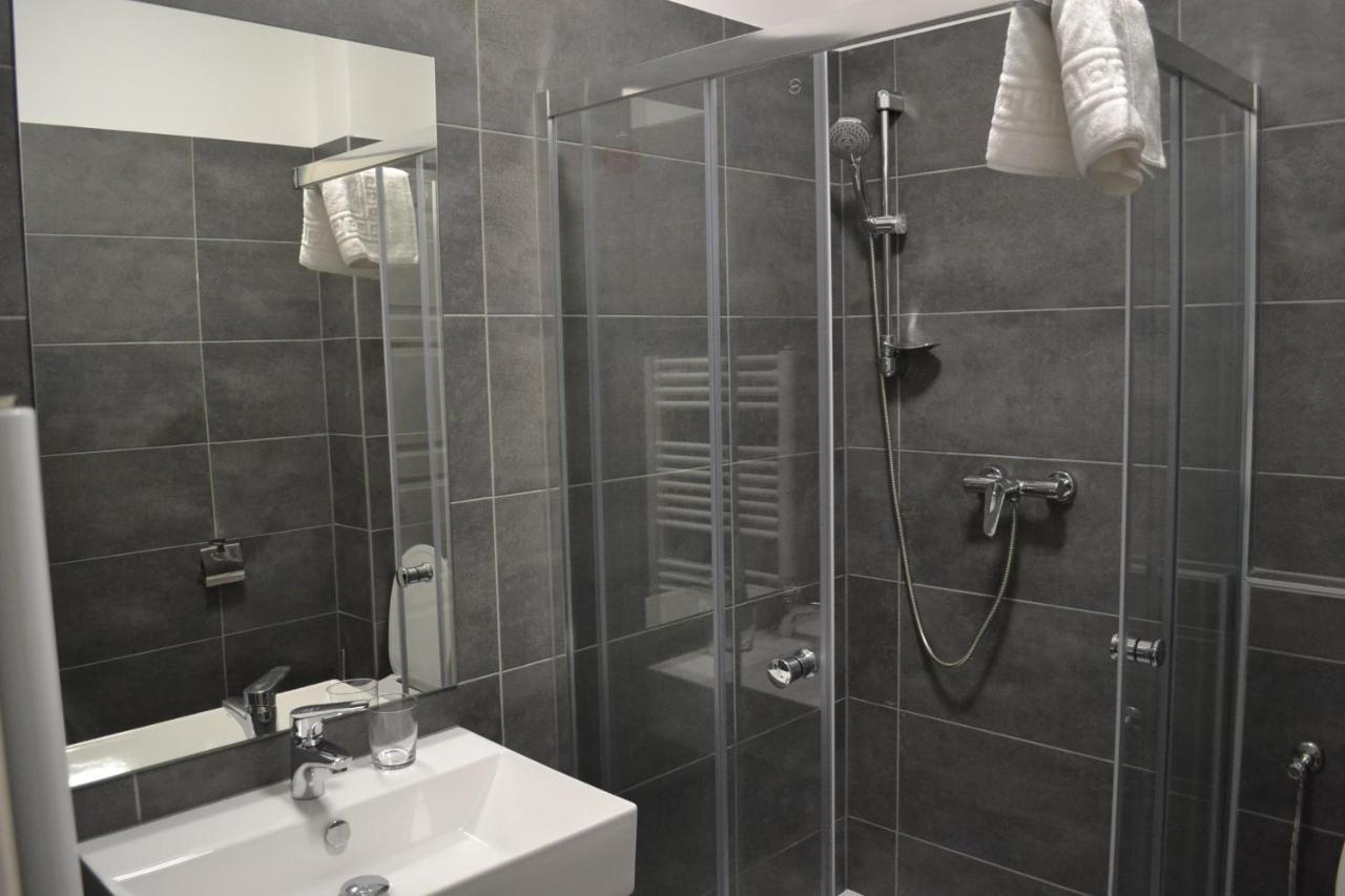 FŐNIX Design Rooms Debrecen Buitenkant foto