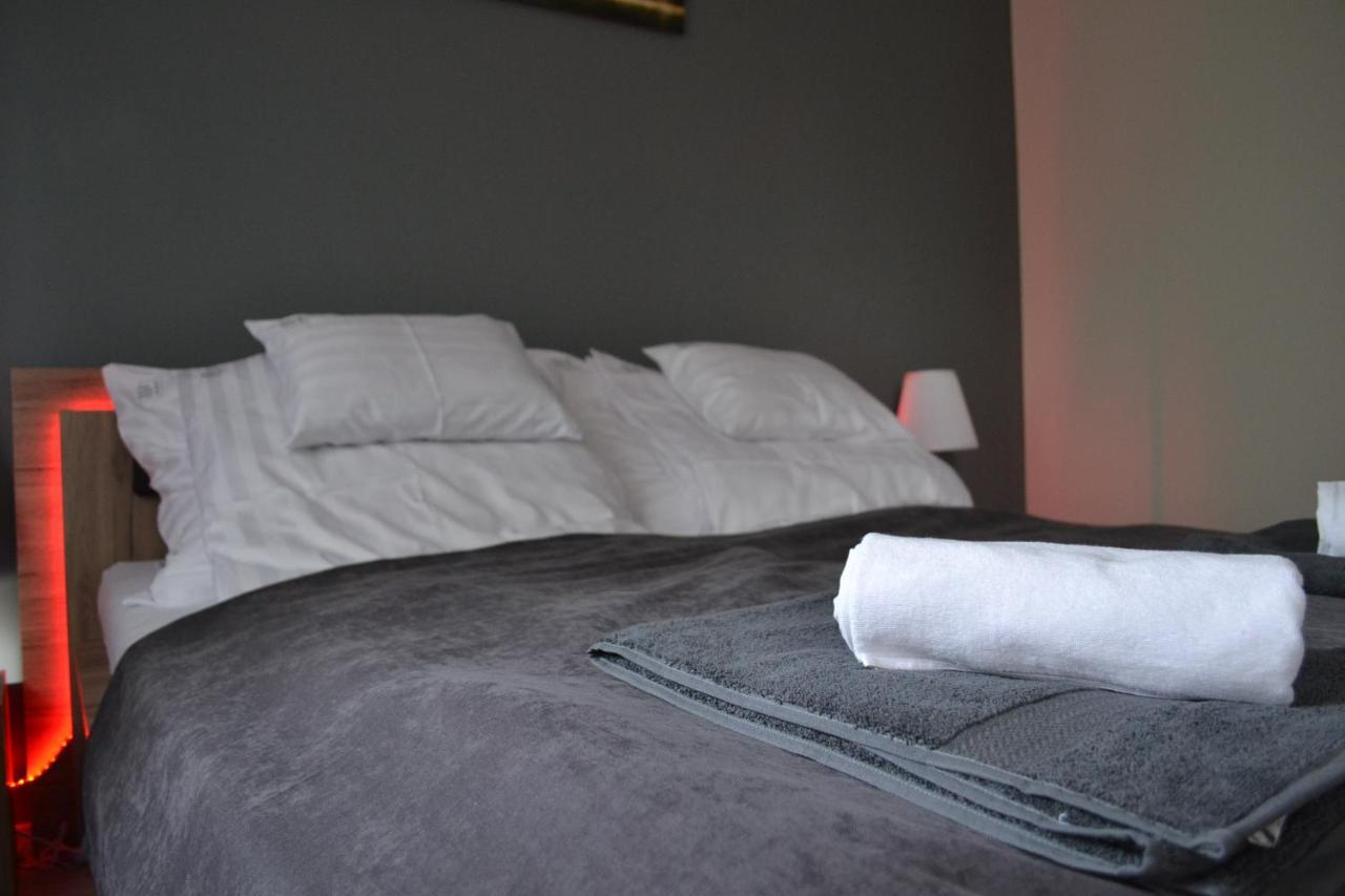 FŐNIX Design Rooms Debrecen Buitenkant foto