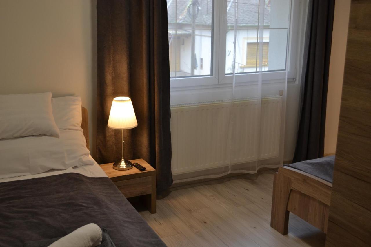 FŐNIX Design Rooms Debrecen Buitenkant foto
